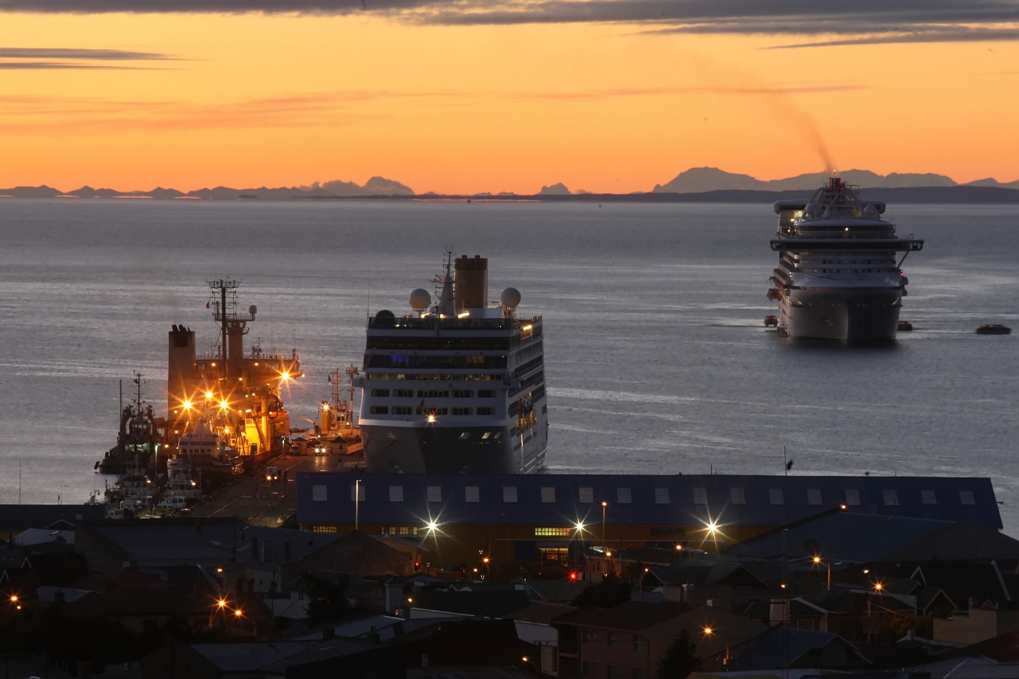 Realizan positivo balance de la temporada de cruceros 2015-2016 en Punta Arenas