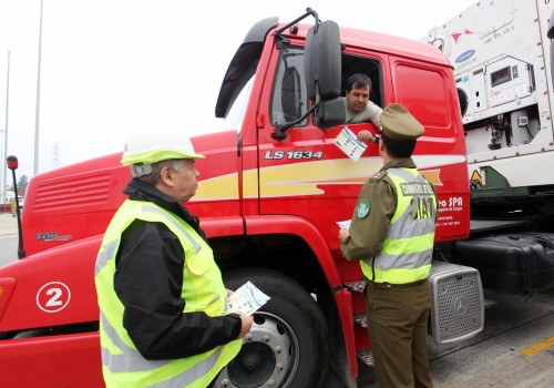 Puerto Valparaíso y Conaset lanzan campaña para prevenir accidentes en Camino La Pólvora
