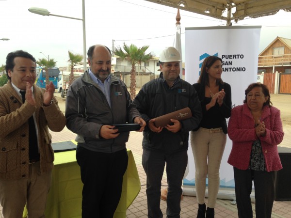 EPSA y Municipalidad de Cartagena firman convenio que beneficiará a Surf de San Sebastián y Liceo Poeta Vicente Huidobro