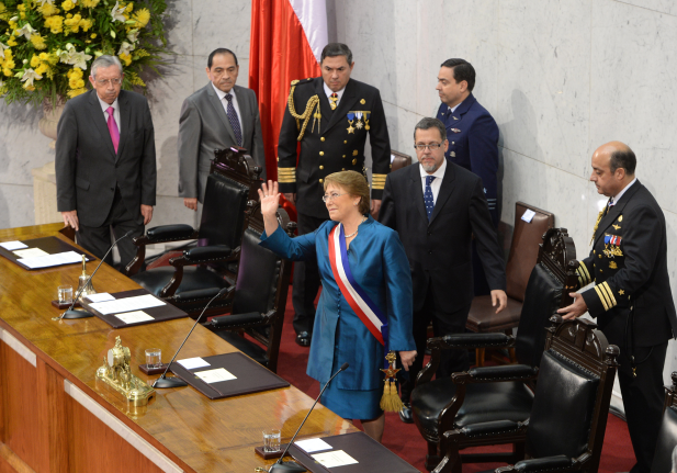 Presidenta Bachelet no se pronuncia sobre megapuerto en discurso ante el Congreso