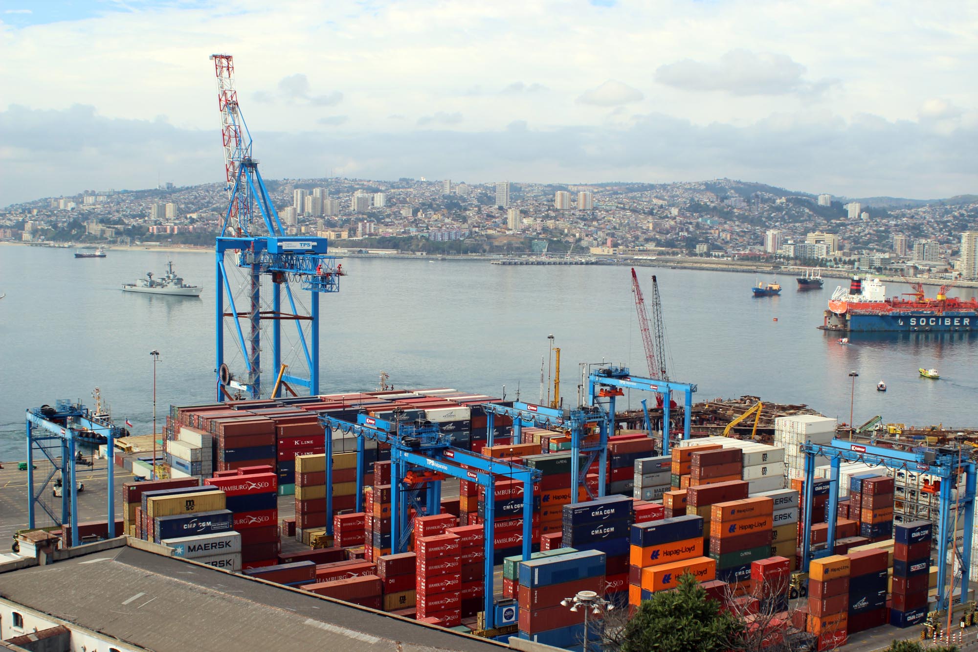 Nueva grúa STS de Terminal Pacífico Sur entraría en operaciones en julio