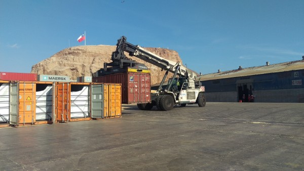Terminal Puerto Arica realiza inédita consolidación de soya en contenedores