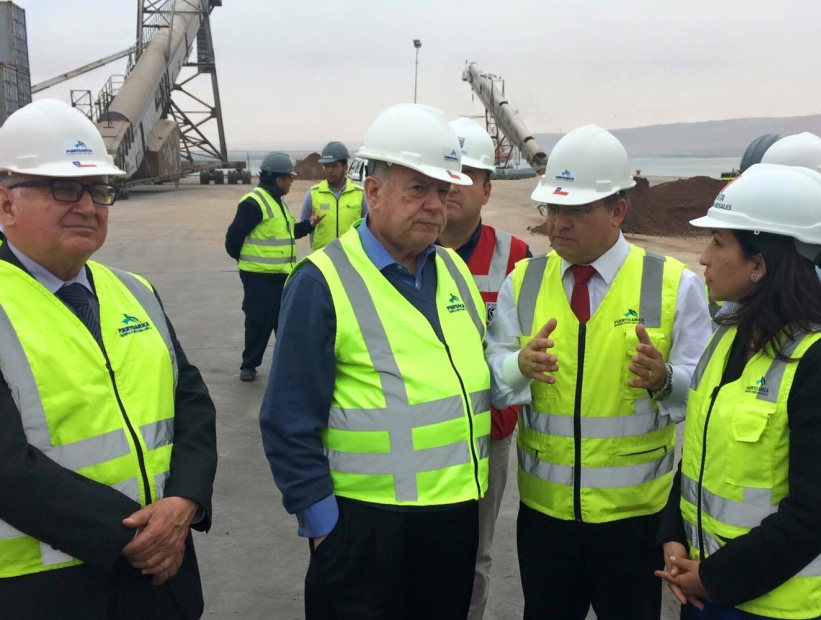 Insulza visitó el Puerto de Arica y se reunió con el Alcalde