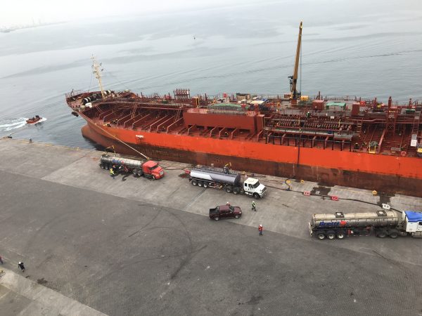 Talcahuano Terminal Portuario realiza inédita descarga de fertilizante líquido