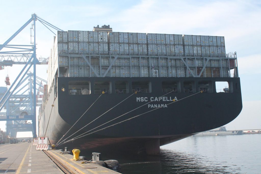 Terminal Pacífico Sur recibe al MSC Capella