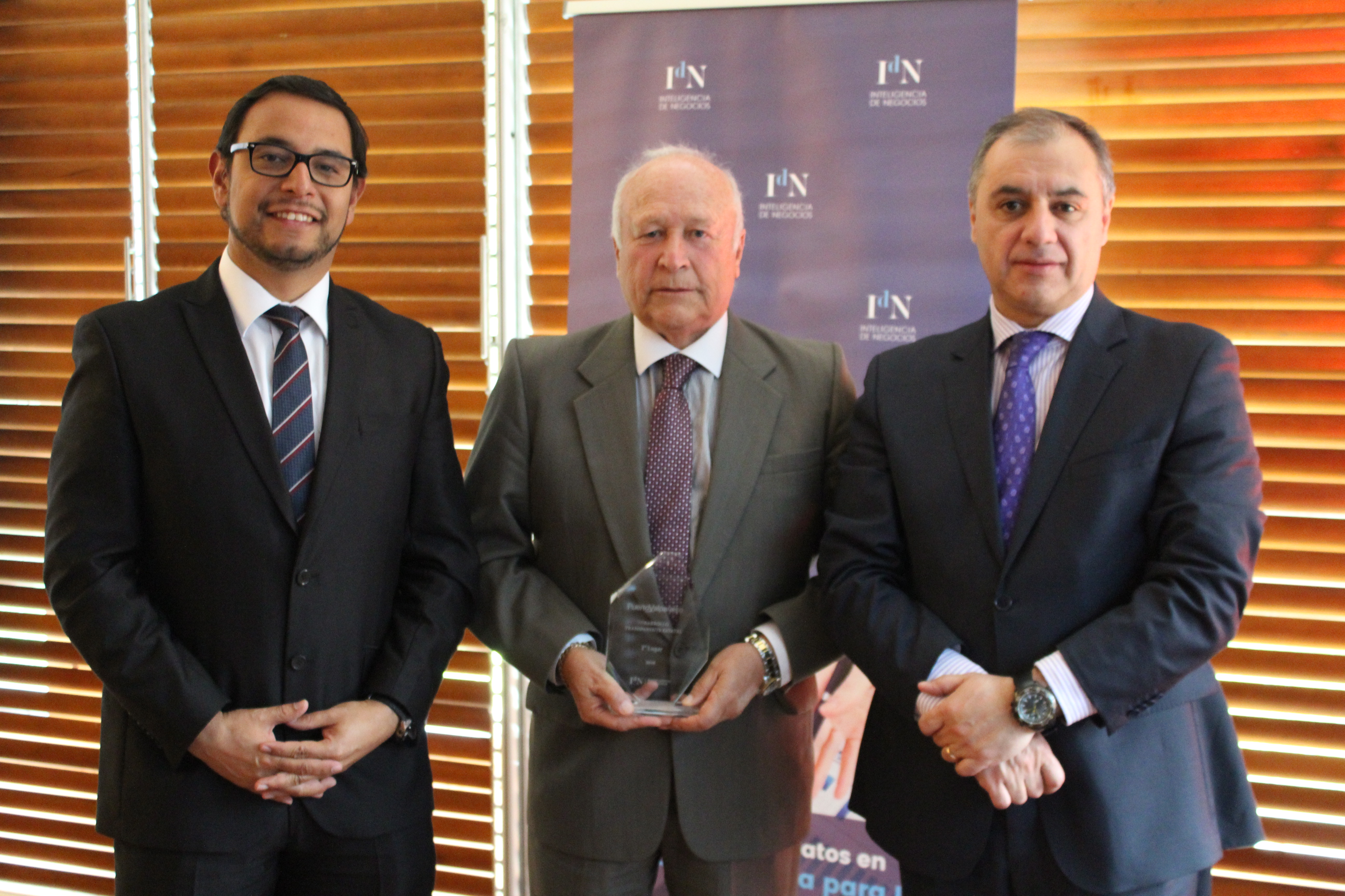 Puerto Valparaíso recibe Premio al Desarrollo Transparente Estatal 2016