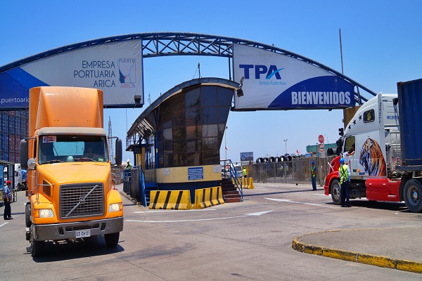 TPA recibe 21 mil toneladas de fierro con destino a Bolivia