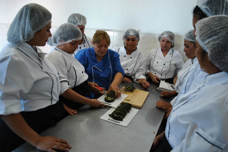 Familiares de trabajadores de ITI se certificaron en cocina saludable