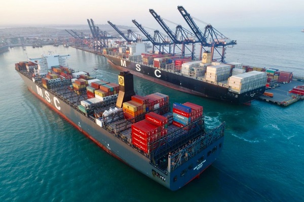 Alcalde de San Antonio destaca recalada simultánea de dos neopanamax en puerto local