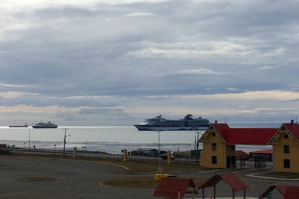 Terminales Prat y Mardones reciben a más de 6 mil cruceristas