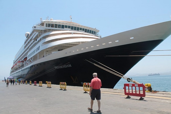 Terminal Puerto Coquimbo acoge recalada del Prinsendam