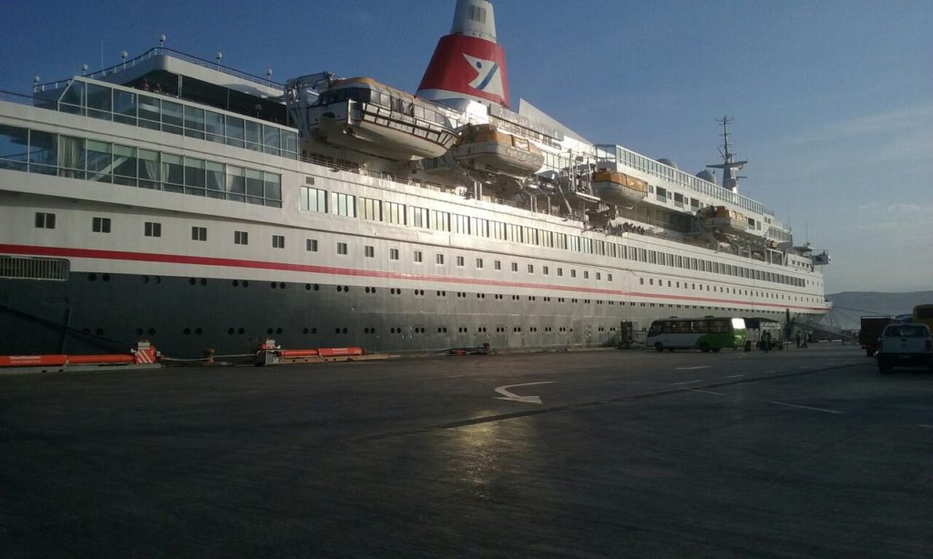 Puerto de Arica recibe por primera vez al crucero Boudicca