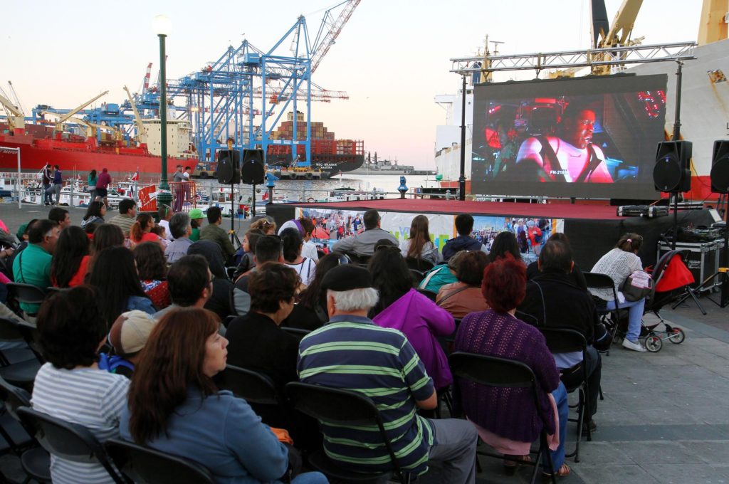 Más de 2 mil personas disfrutaron de la tercera versión de “Vive Muelle Prat” en Valparaíso