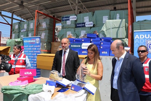 Realizan mayor decomiso de zapatillas falsificadas del país en el Puerto de Iquique