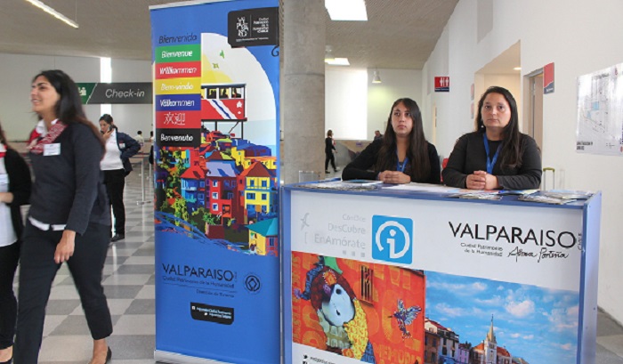 Municipalidad de Valparaíso lanza plan piloto de información a cruceristas