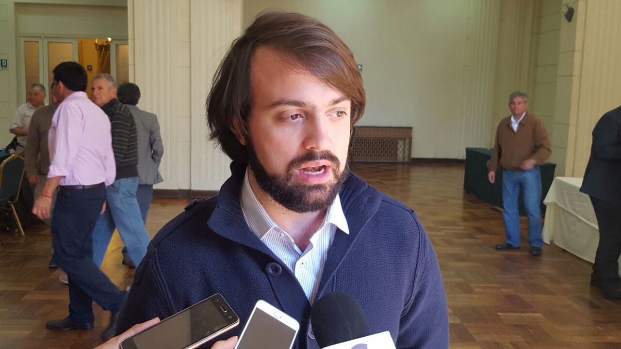 Alcalde Sharp propondrá artículo para que vecinos puedan definir proyectos con tributos portuarios