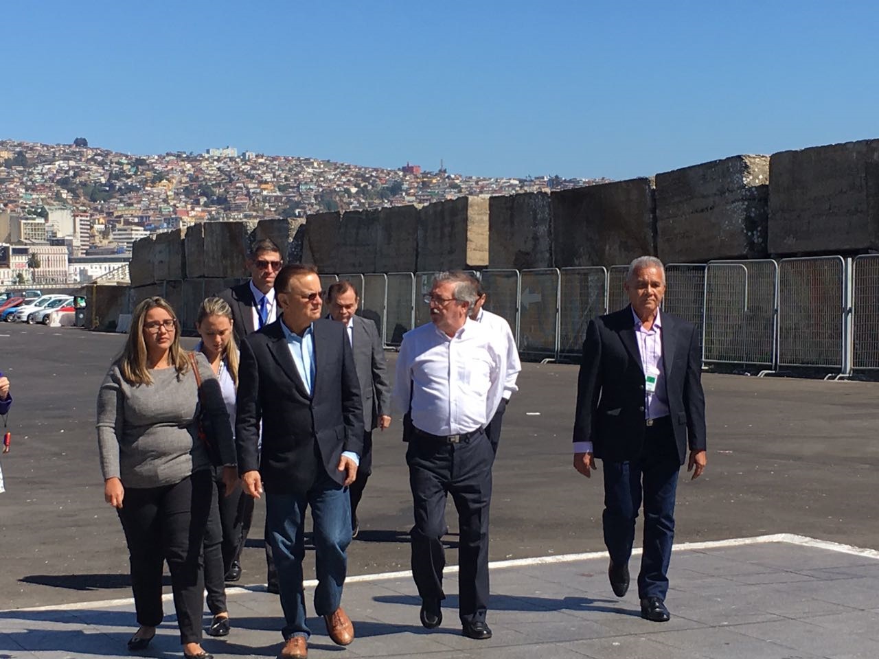 Ministro para Asuntos del Canal de Panamá visita Valparaíso con miras a impulsar nuevas rutas de cruceros