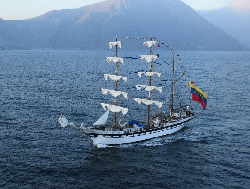 Encuentro “Velas Latinoamérica 2018” navegará hoy por las costas de Iquique